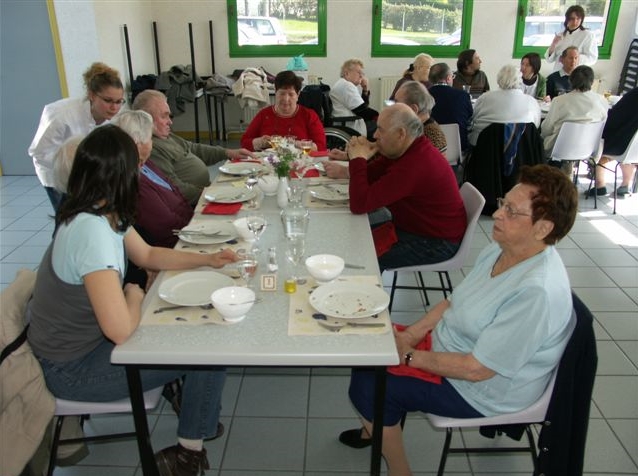 L’alimentation en maison de retraite : bien se nourrir pour mieux vieillir - Source de l'image:http://neteol.free.fr 