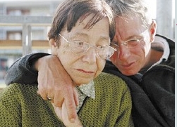 Le dur combat des accompagnants des malades d’Alzheimer - Source de l'image: www.la-croix.com