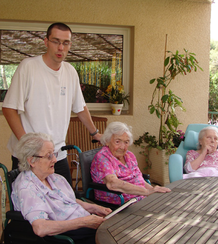 - Source de l'image:http://www.maison-de-retraite-les-charmettes.com
